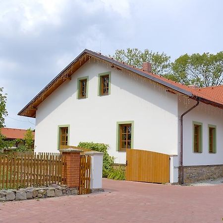Hotel Na Statku Mirosov Mirosov  Exteriör bild