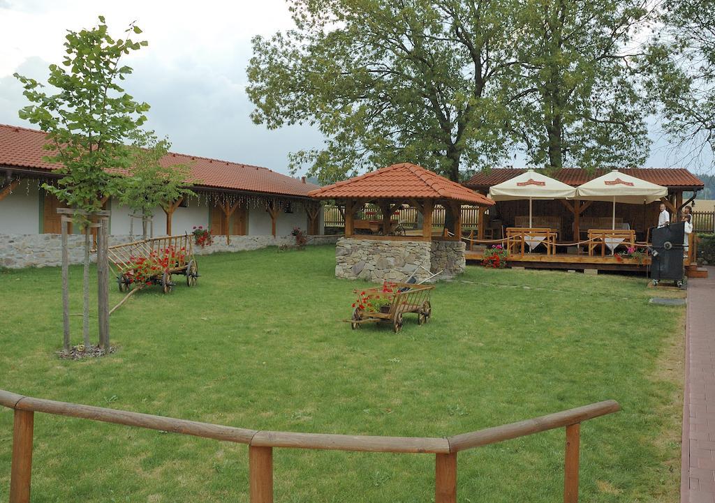 Hotel Na Statku Mirosov Mirosov  Exteriör bild