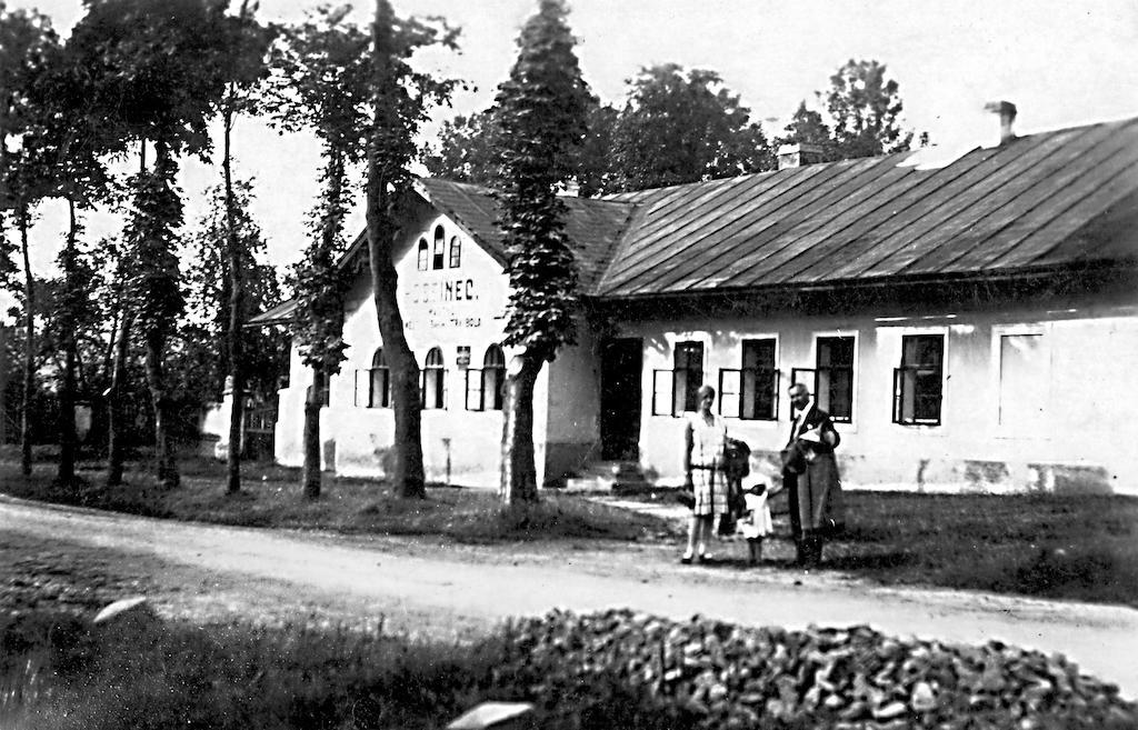 Hotel Na Statku Mirosov Mirosov  Exteriör bild