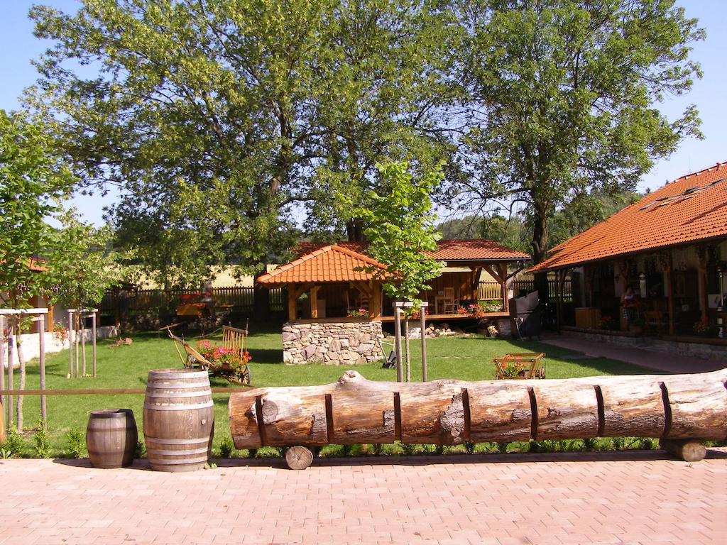 Hotel Na Statku Mirosov Mirosov  Exteriör bild